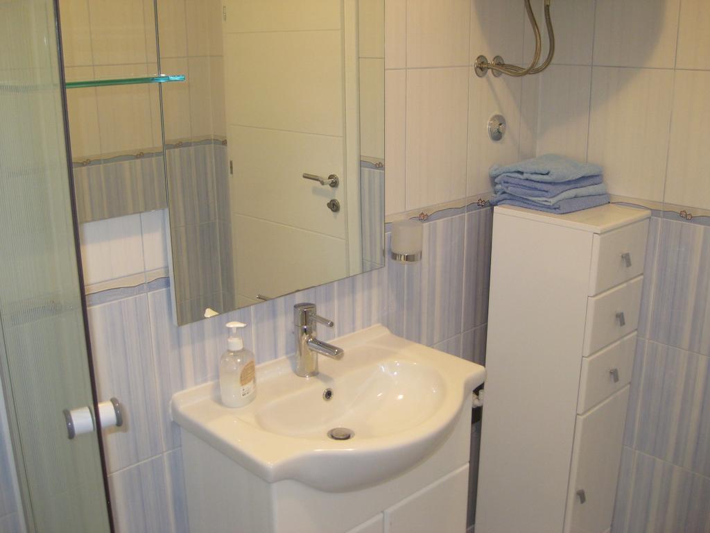 Apartment Agata 트로기르 객실 사진